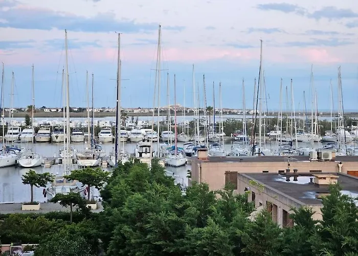 Апартаменты Duplex, Ambiance Nature Avec Vue Sur Les Bateaux Груиссан